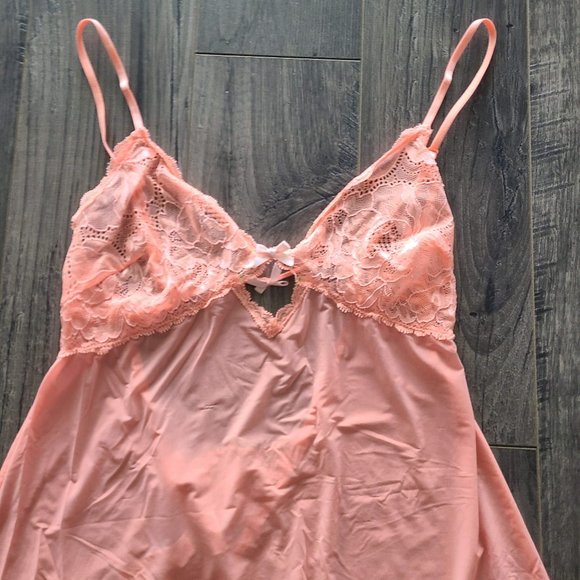 Victoria's Secret - Orange Silky Lingerie - Picture 4 of 7